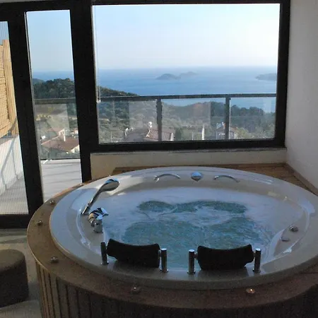 Kaskalkandenizmanzingjacuzzi With Icatacoddaire